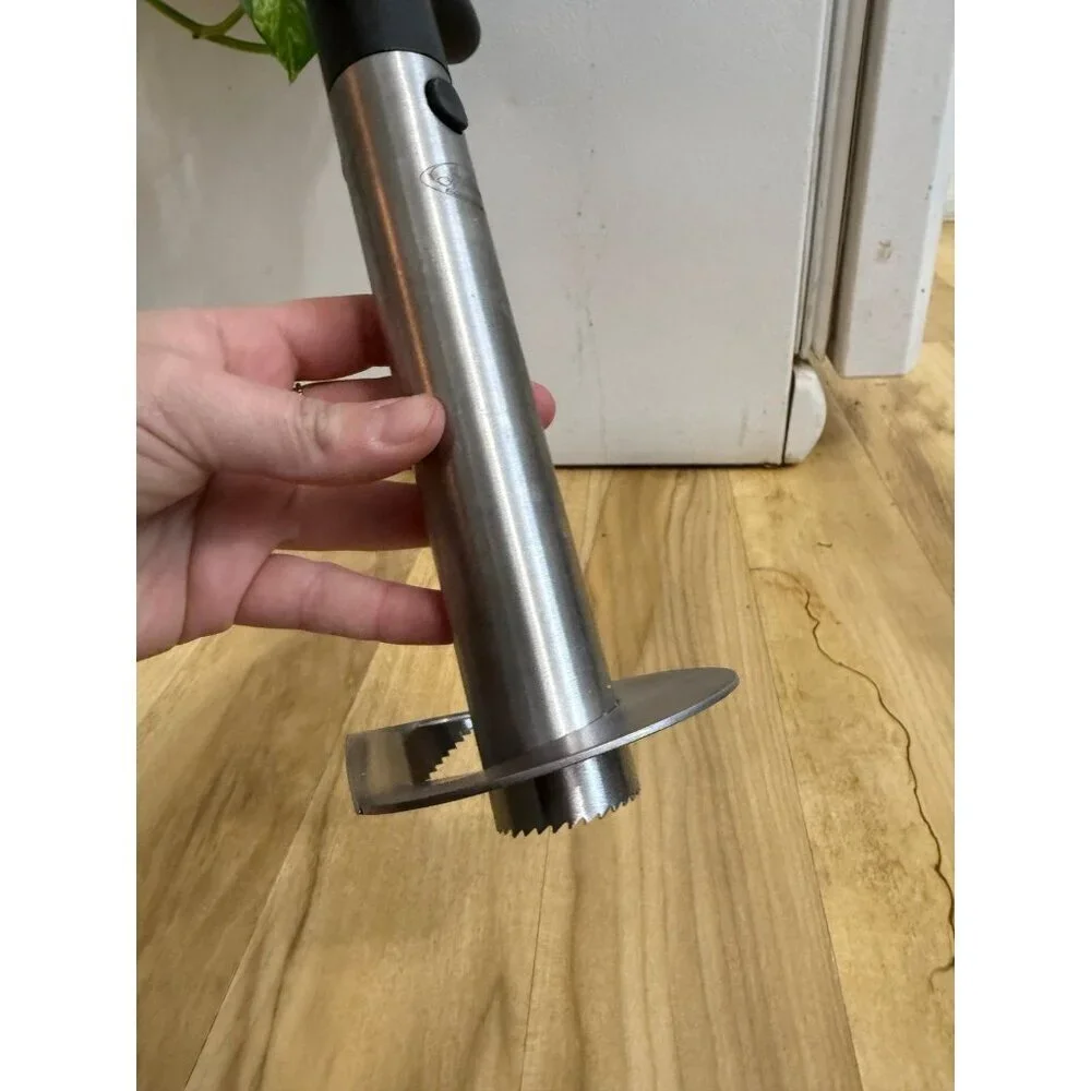 Pineapple corer